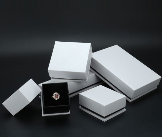 Xưởng gia công sản xuất hộp đựng trang sức cao cấp theo yêu cầu uy tín 